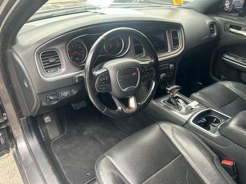 Used 2020 Dodge Charger SXT w/ Leather Interior Group RWD image 8