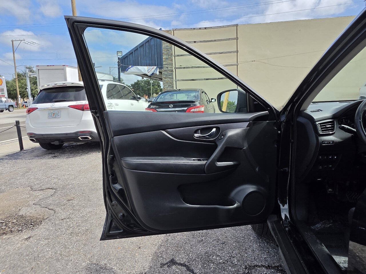 Used 2020 Nissan Rogue SV AWD/4WD image 11