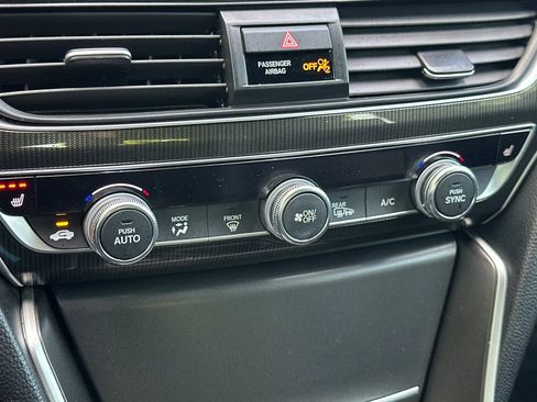 Used 2018 Honda Accord Sport image 24