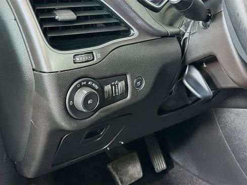 Used 2019 Jeep Cherokee Limited image 17