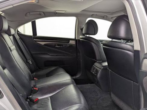 Used 2014 Lexus LS 460 w/ Comfort Package RWD image 18