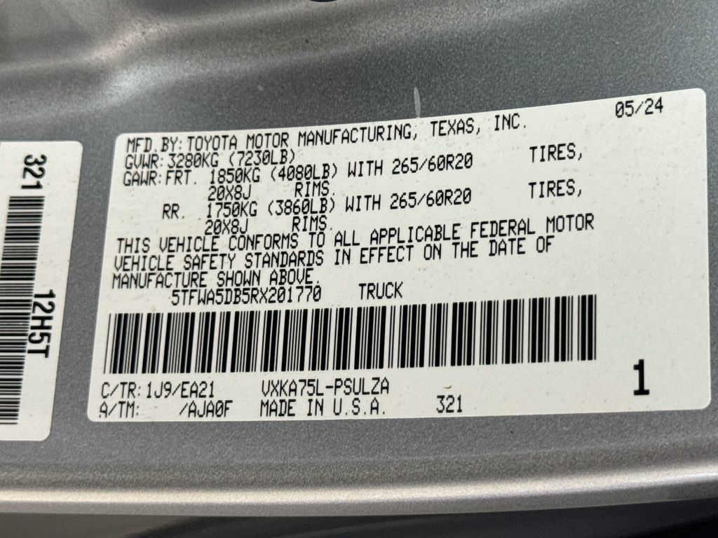 Used 2024 Toyota Tundra Limited AWD/4WD image 28