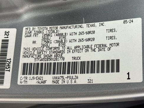 Used 2024 Toyota Tundra Limited AWD/4WD image 28