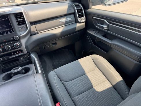 Used 2021 RAM 1500 4x4 Crew Cab image 17