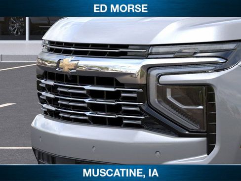 New 2025 Chevrolet Suburban Premier image 13