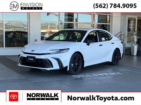 New 2026 Toyota Camry Hybrid image 1