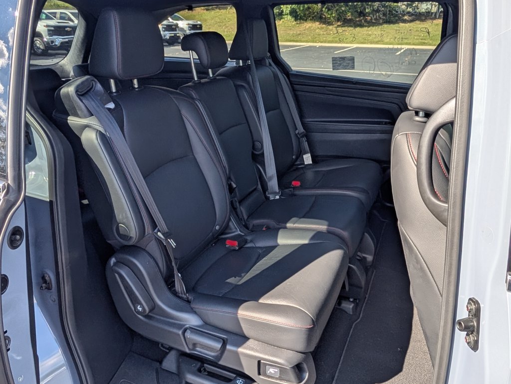 Used 2025 Honda Odyssey Sport-L image 13