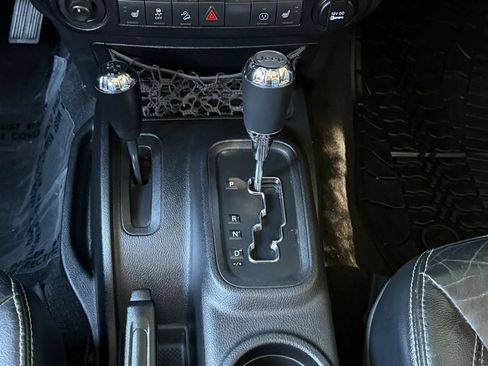 Used 2014 Jeep Wrangler Unlimited Sahara AWD/4WD image 18