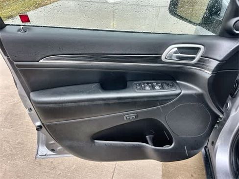 Used 2021 Jeep Grand Cherokee Limited image 30