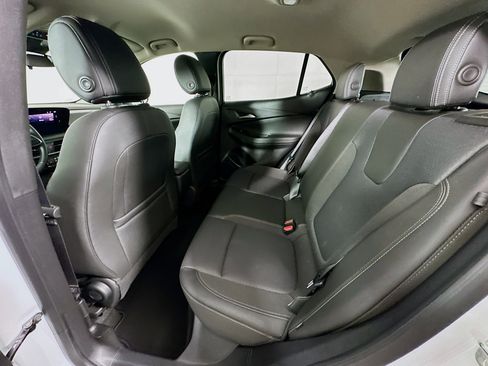 Used 2025 Buick Encore GX Preferred image 26