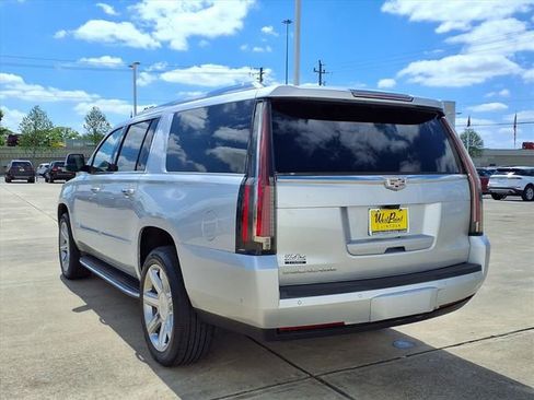 Used 2019 Cadillac Escalade ESV Luxury image 23