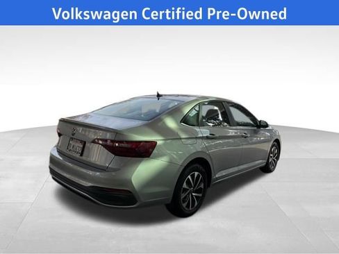 Certified 2024 Volkswagen Jetta S image 9