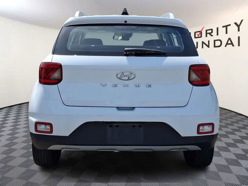 Used 2022 Hyundai Venue SEL w/ Cargo Package image 5