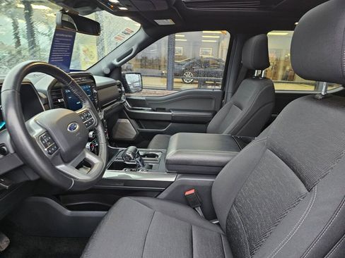 Certified 2022 Ford F150 XLT w/ Equipment Group 302A High image 17