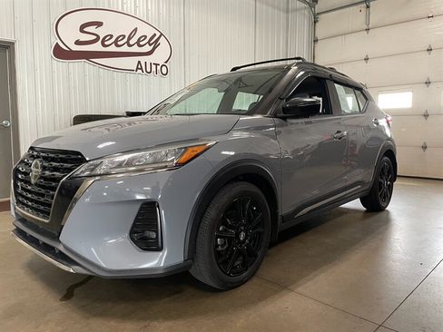 Used 2021 Nissan Kicks SR w/ SR Premium Package FWD image 1