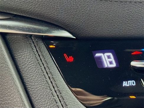 Used 2022 Cadillac XT5 Luxury w/ LPO, ONYX Package image 34