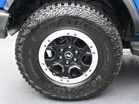 Used 2022 Ford Bronco Outer Banks w/ Sasquatch Package AWD/4WD image 36