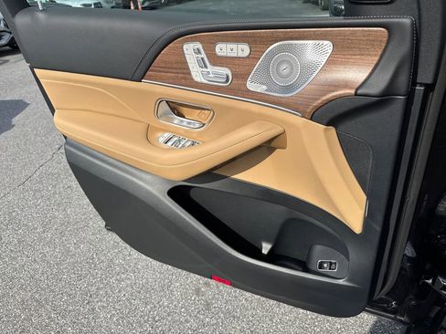 New 2026 Mercedes-Benz GLS 450 4MATIC image 10