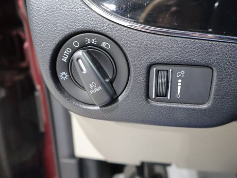 Used 2017 Dodge Grand Caravan SXT FWD image 28