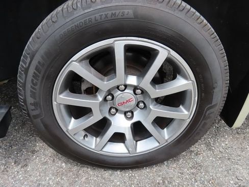 Used 2015 GMC Yukon Denali w/ Premium Package AWD/4WD image 39
