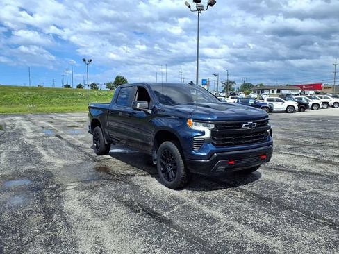 Used 2023 Chevrolet Silverado 1500 LT Trail Boss w/ LT Trail Boss Premium Package AWD/4WD image 3