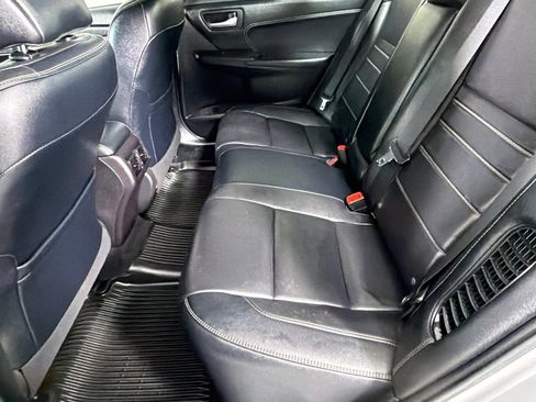 Used 2017 Toyota Camry XLE w/ Moonroof Package FWD image 19
