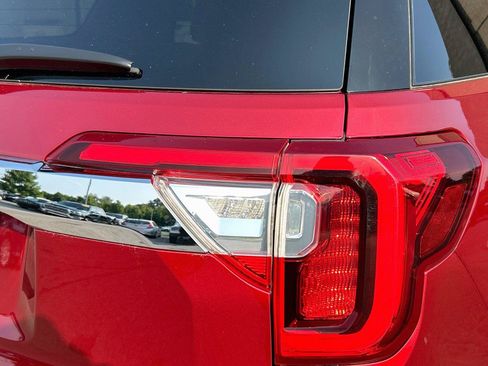 Used 2021 GMC Acadia SLT w/ LPO, Floor Liner Package FWD image 11