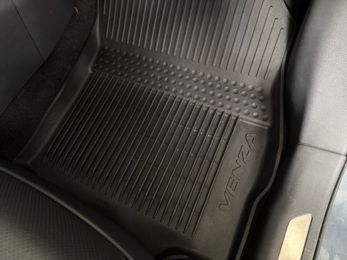 Used 2024 Toyota Venza Limited image 33