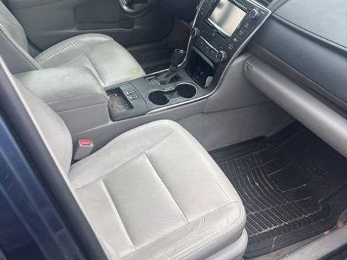 Used 2016 Toyota Camry XLE w/ Moonroof Package image 5