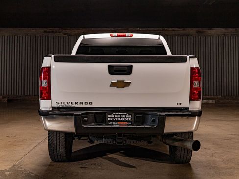 Used 2009 Chevrolet Silverado 2500 LT w/ Interior Plus Package RWD image 7