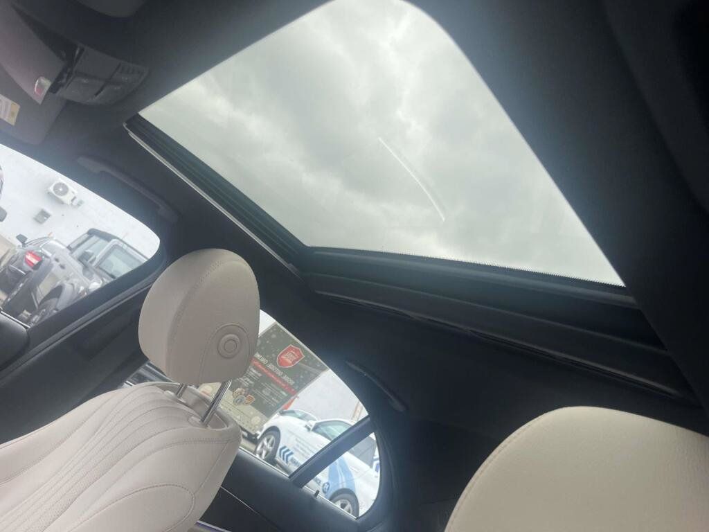 Used 2018 Mercedes-Benz E 400 4MATIC Sedan image 5
