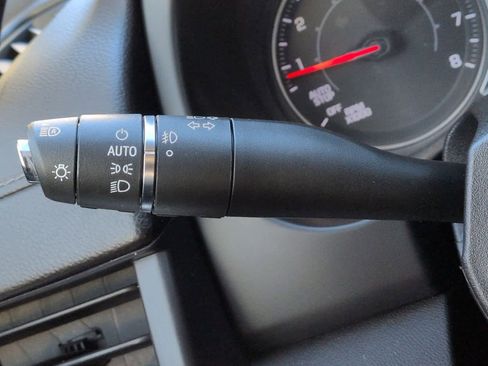 Used 2022 GMC Terrain SLT w/ Infotainment Package II image 27