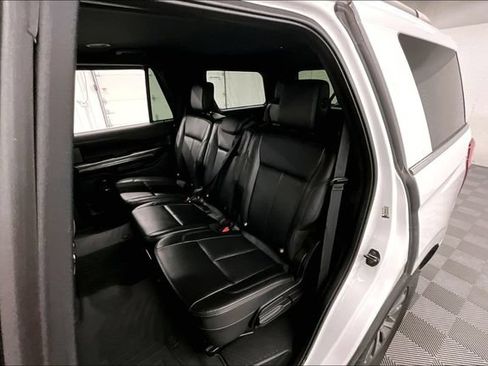 Used 2019 Ford Expedition XLT w/ Equipment Group 201A AWD/4WD image 23