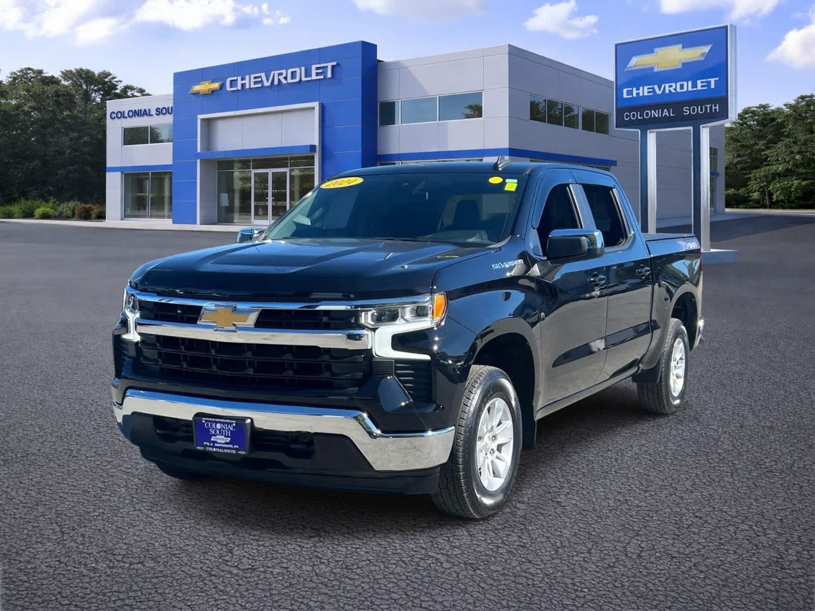 Certified 2024 Chevrolet Silverado 1500 LT AWD/4WD image 2