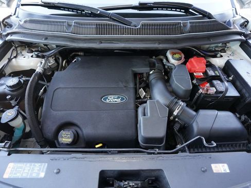 Used 2014 Ford Explorer XLT w/ Equipment Group 201A AWD/4WD image 29