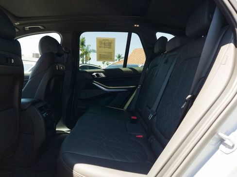 Used 2024 BMW X5 sDrive40i w/ M Sport Package RWD image 9