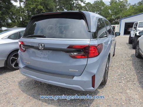 Used 2026 Honda Odyssey Touring image 6