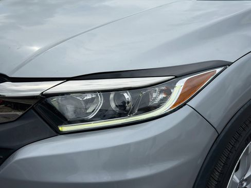 Used 2021 Honda HR-V LX image 9