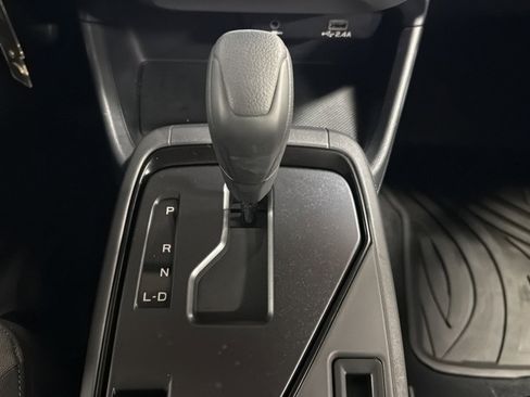 Used 2025 Subaru Crosstrek 2.0i image 32