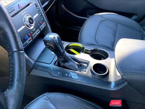Used 2018 Ford Explorer Limited image 17