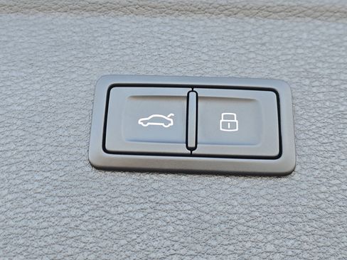 Certified 2023 Audi Q5 2.0T Premium w/ Convenience Package image 17