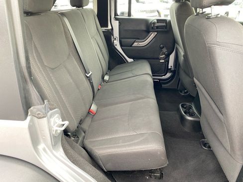 Used 2018 Jeep Wrangler Unlimited Sport w/ Connectivity Group image 21