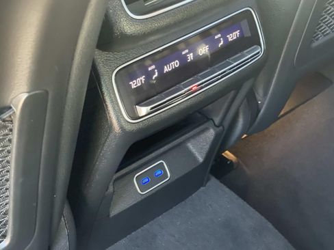 Used 2024 Mercedes-Benz GLS 450 4MATIC image 15