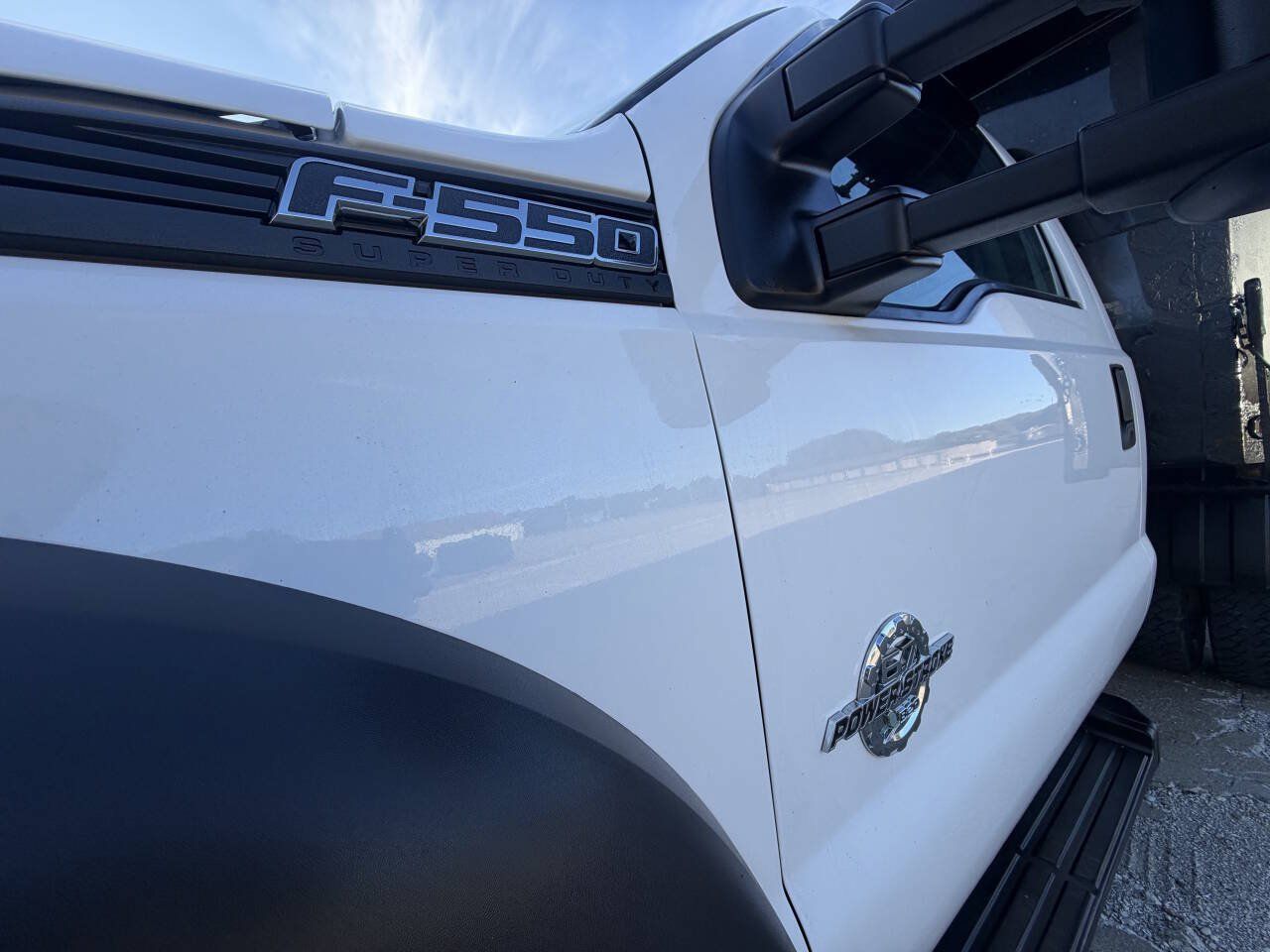 Used 2014 Ford F550 4x4 Regular Cab Super Duty image 9