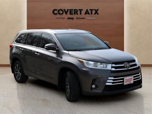 Used 2018 Toyota Highlander XLE image 7