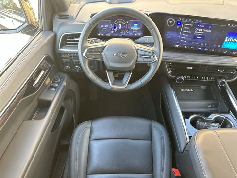 Certified 2025 Chevrolet Tahoe Z71 image 17