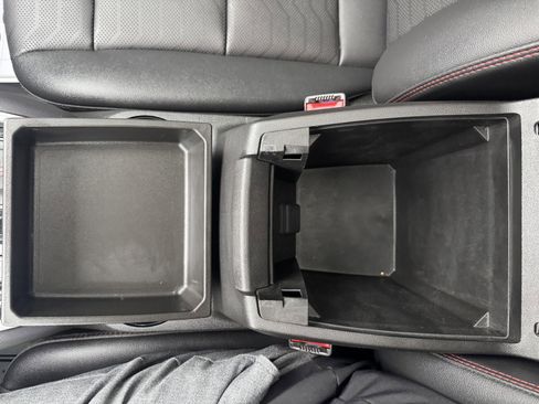 Used 2024 Chevrolet Colorado Z71 w/ Z71 Convenience Package 2 image 27