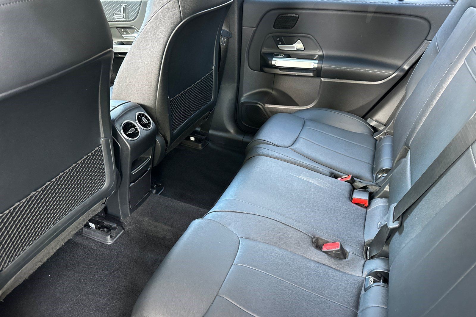 Used 2024 Mercedes-Benz EQB 250+ image 28