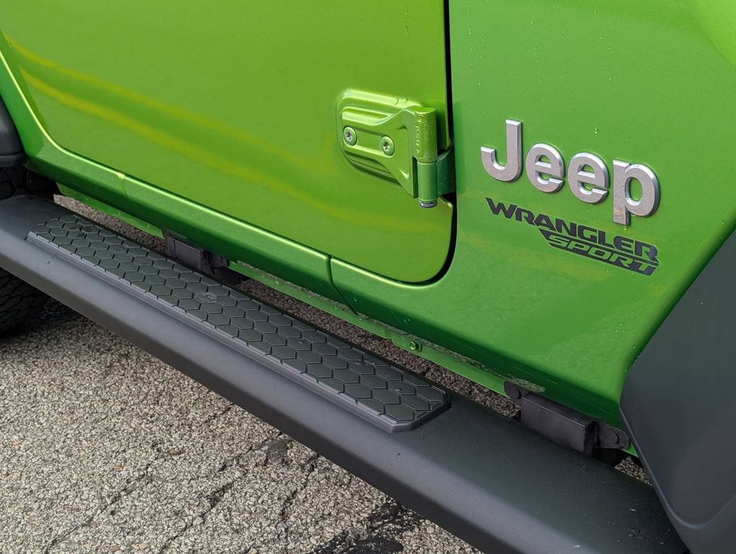 Used 2018 Jeep Wrangler Sport AWD/4WD image 18