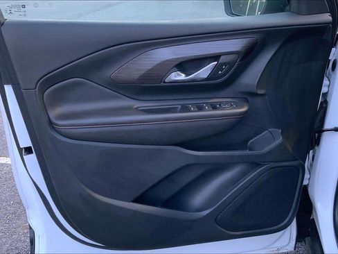 Used 2020 GMC Terrain SLT w/ Elevation Edition image 21